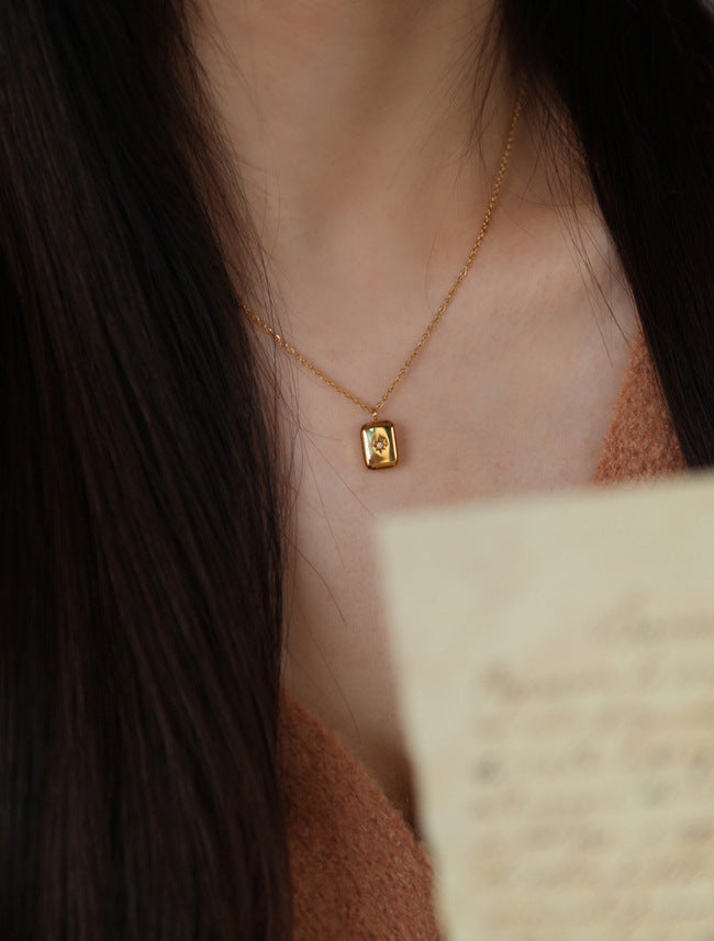 14k three-dimensional octagonal star diamond necklace